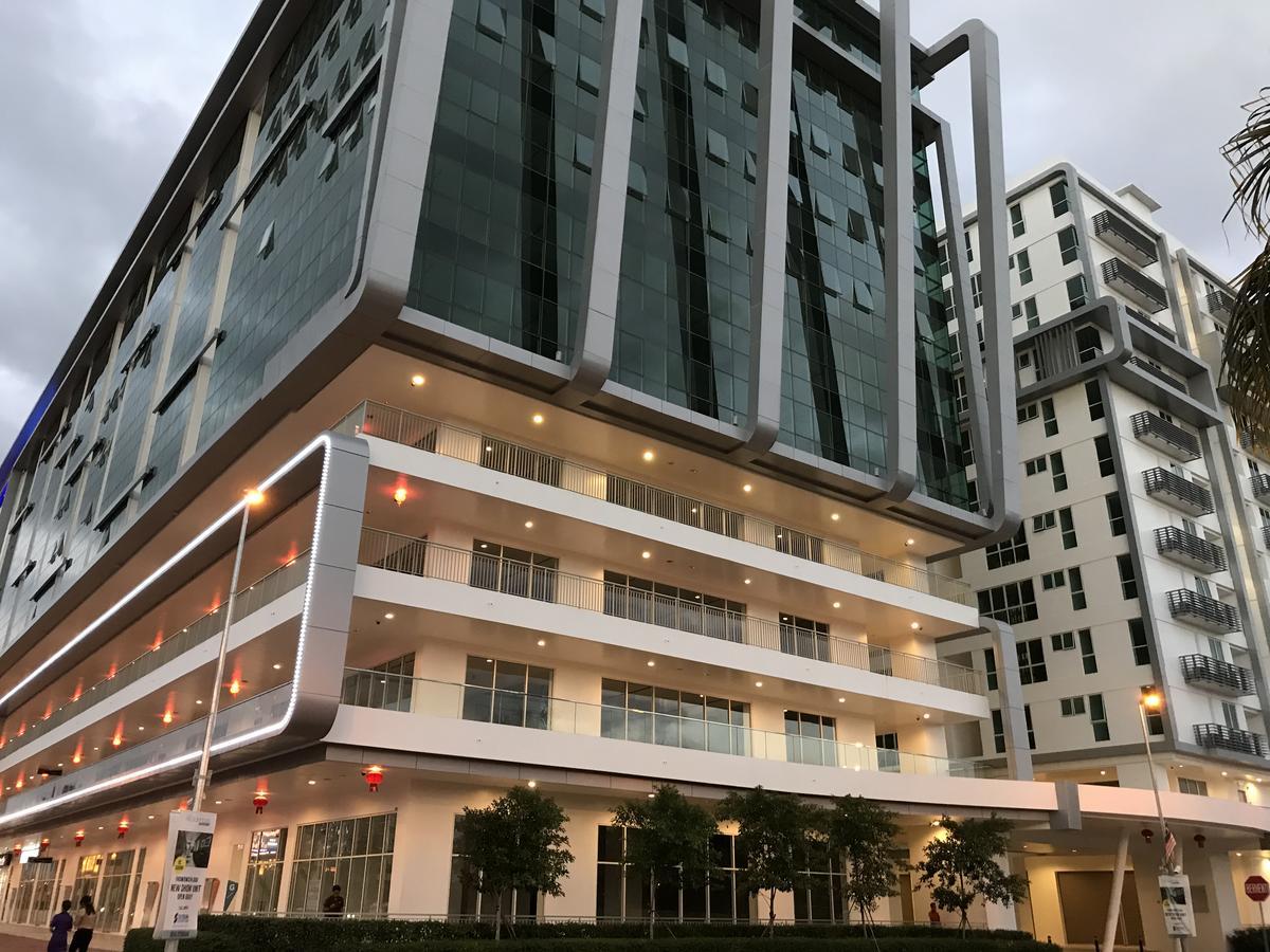 68sqm 2 bedroom, 1 private bathroom Apartament in Districtul Central de Afaceri Kota Kinabalu Exterior foto